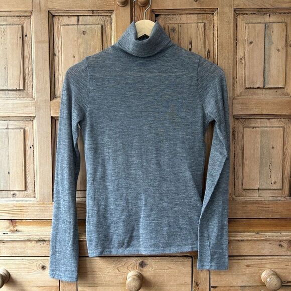Pringle of Scotland XS (?) Lightweight‎ Gray Turtleneck Sweater - Picture 1 of 7